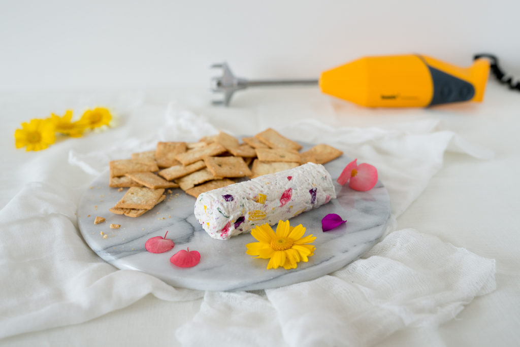 Bamix I Recettes I Snacks Et Bonbons I Fromage De Chèvre Frais Aux Fleurs Comestibles 